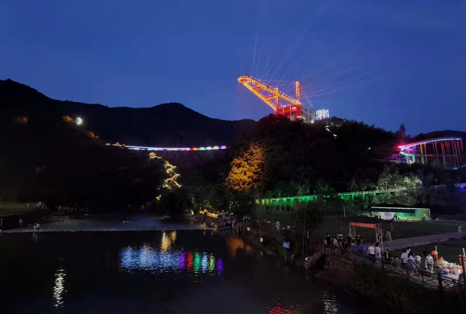 1638520791488957.jpg 浦江上河村鄉(xiāng)村文旅項(xiàng)目夜游火爆.jpg