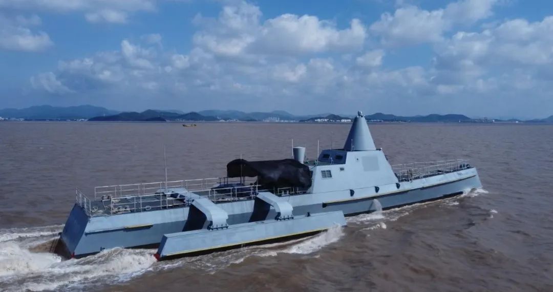 我國首艘百噸級無人艇動態(tài)避碰試驗(yàn)成功 省二輕集團(tuán)國瑞科技控股“北鯤智能”參與建設(shè)并組織實(shí)施試驗(yàn)