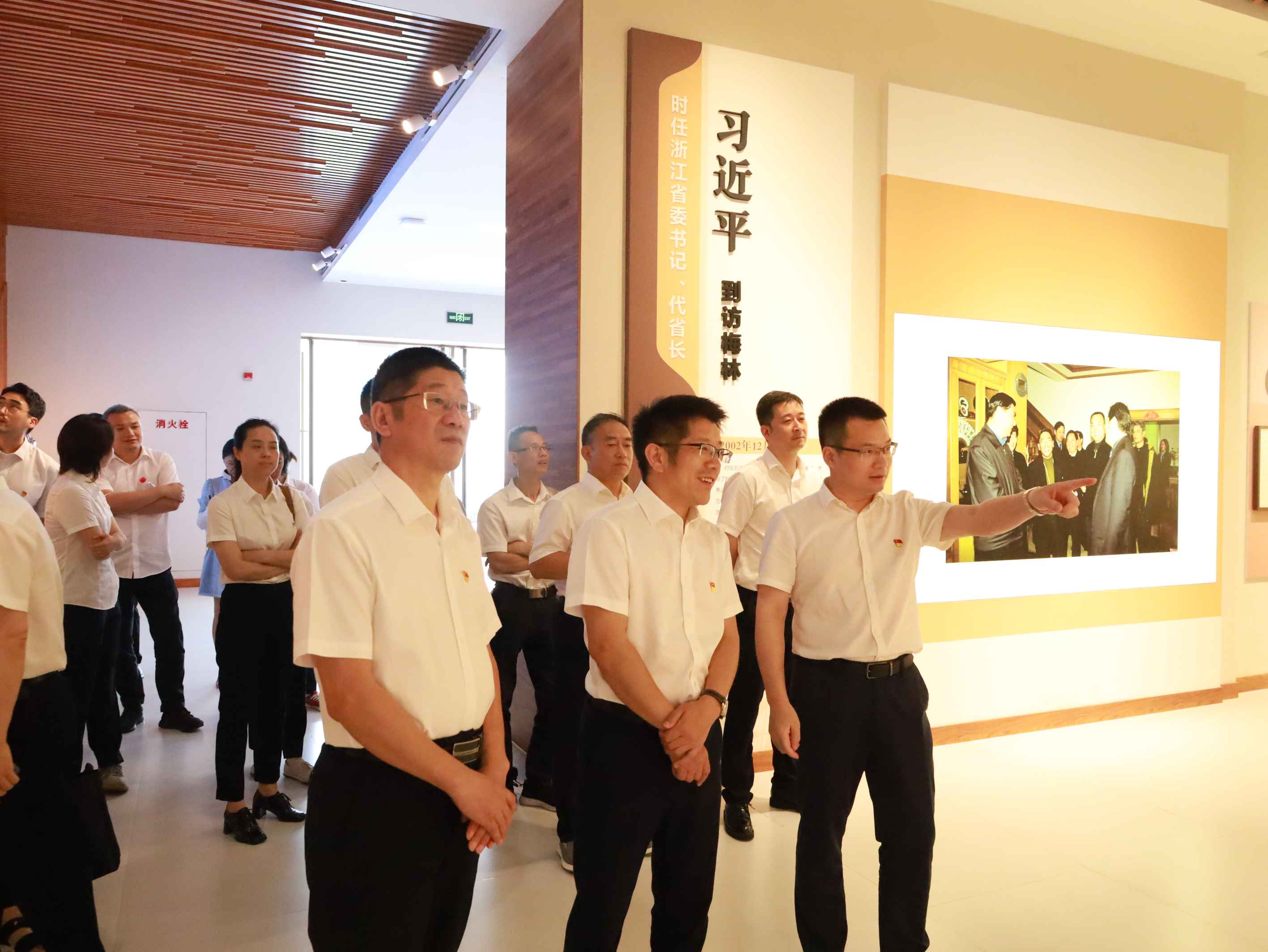 迎七一 學思想 商業公司黨總支赴梅林村 開展“循跡溯源促踐行”現場教學活動