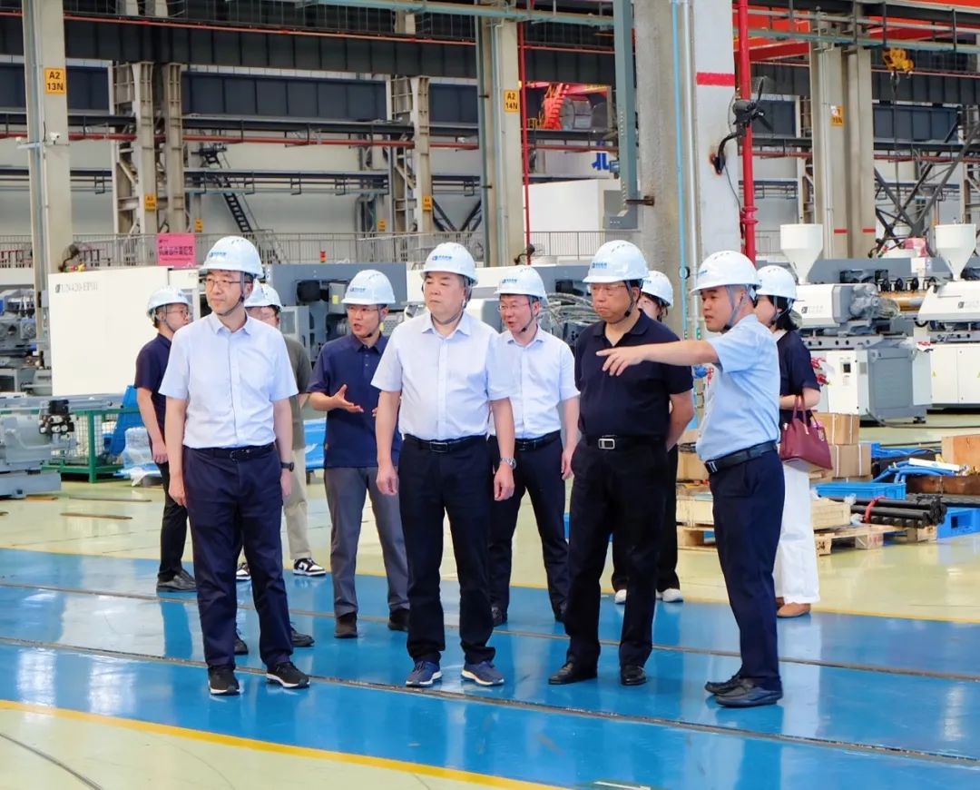 省委主題教育第十八巡回指導(dǎo)組到省二輕集團(tuán)申達(dá)機(jī)器公司開(kāi)展主題教育專(zhuān)題調(diào)研