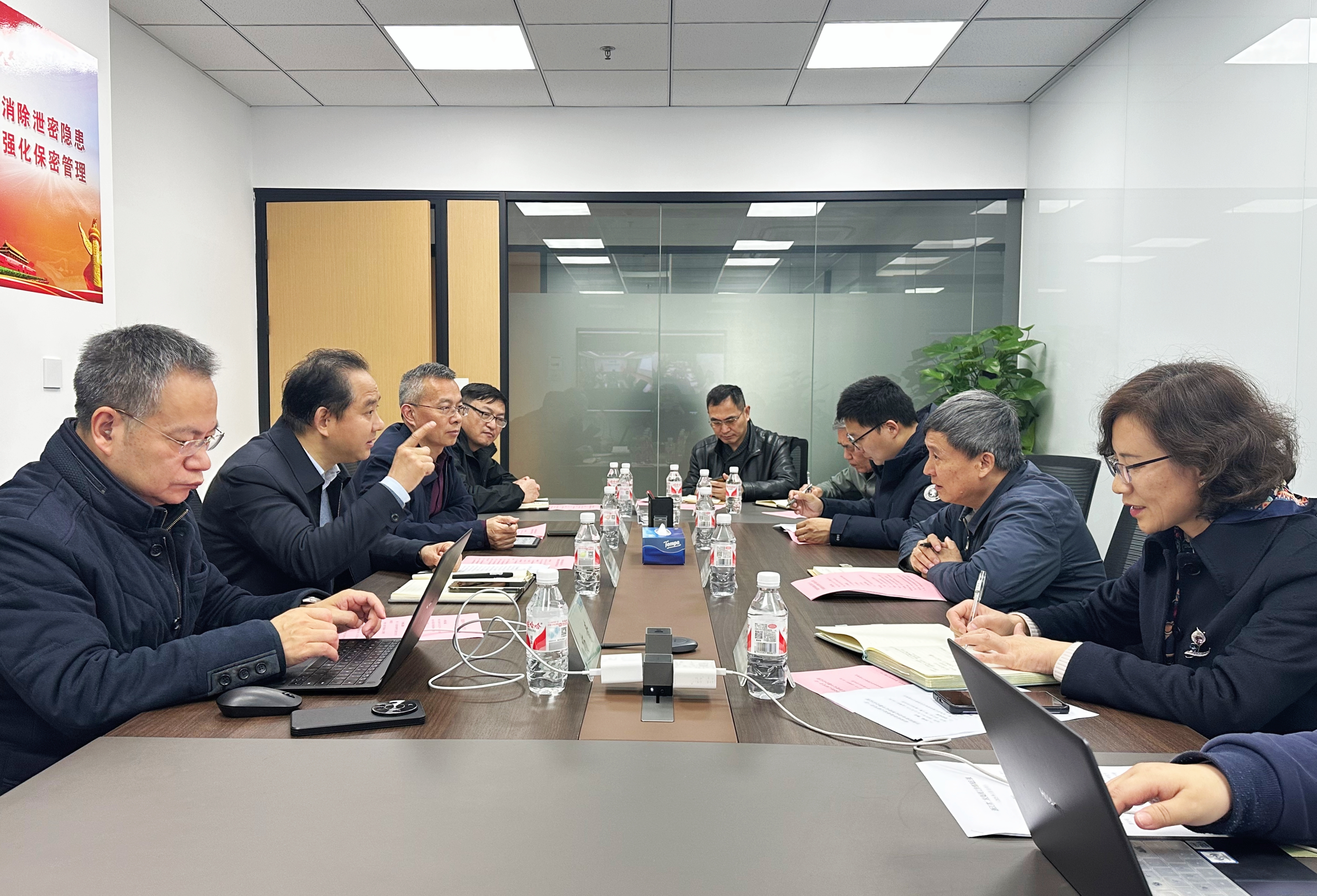 省政府特約研究員、智能制造專家委員會副主任凌云一行調(diào)研省二輕集團(tuán)